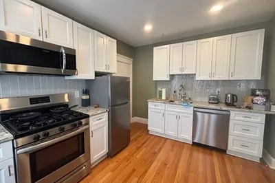 70 Strathmore Rd #9B 1