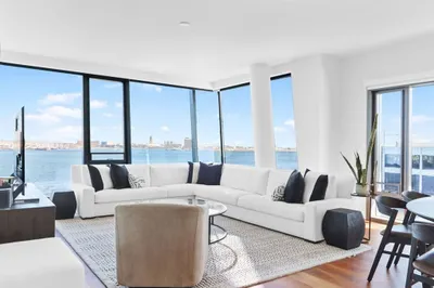 300 Pier 4 Blvd #5D 1