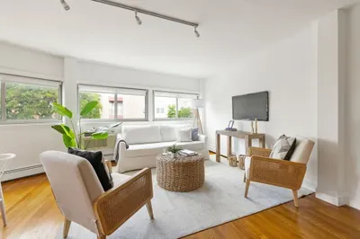 348 Franklin St #3A 1