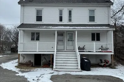 2 Buck St #4