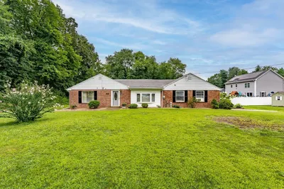 62 Worthy Ave 1