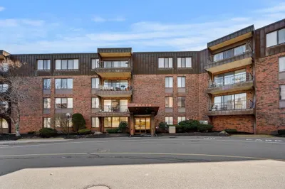 1002 Paradise Road #1O 1