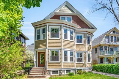 847 South St #1 1