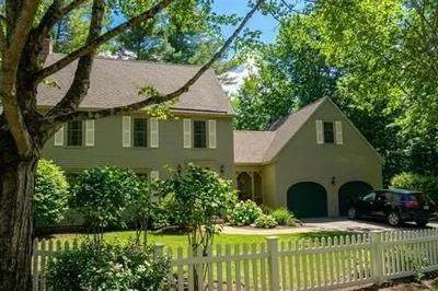 29 Lexington Dr #29