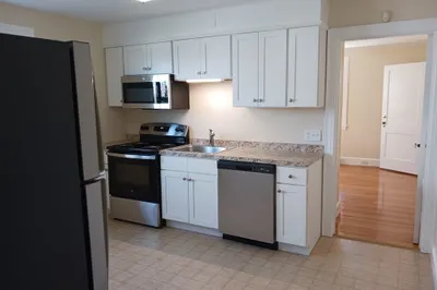 17 Brewster St #B 1