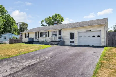 23 Sawyer Ave