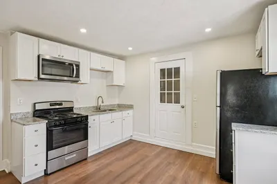 1 Rockdale Ave 1