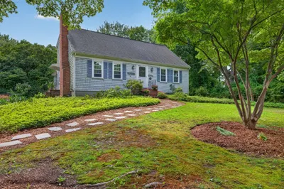 24 Railroad Ave