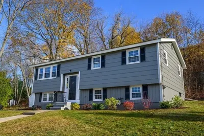 16 Winding Ln 1