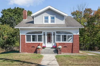1334 Main St 1