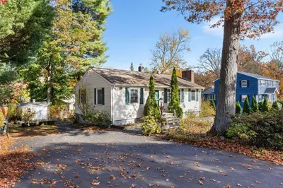 20 Lantern Ln