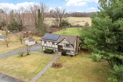 17 Horseshoe Rd