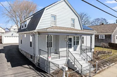 344 Anthony St 1