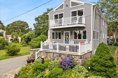4 Bayside Ave