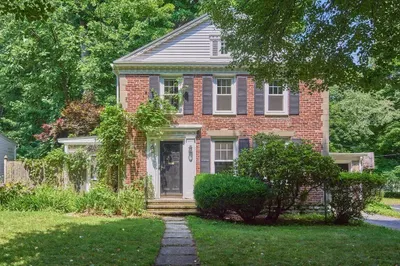 32 Wamsutta Ave 1