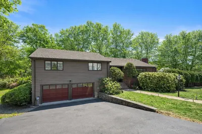 10 Stonewood Dr 1