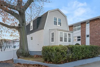 15 Desoto Road