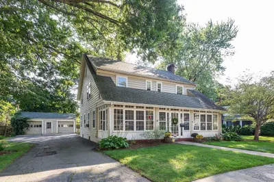 10 Adams Street 1