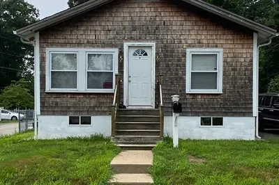 59 Sterling Rd