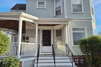 209 Cottage St #1 1