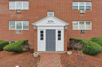1185 Adams St #17 1
