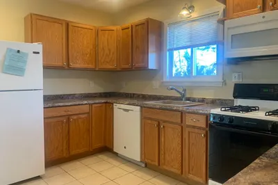 3 Hawkes St #2 1
