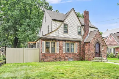 33 Olmsted Dr 1