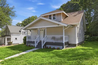 58 Lindell Ave 1