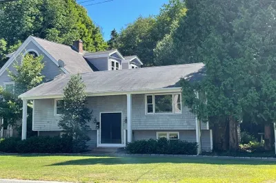 397 Sandwich St #1 1