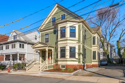 8 Franklin St #2 1