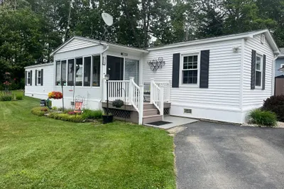 13 Laurel Lane