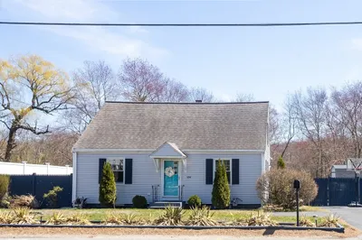 104 W Union St