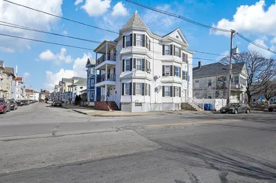 2-4 Stapleton St