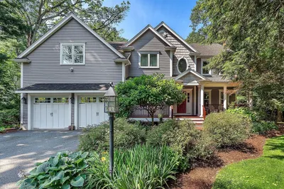 24 Summit Road