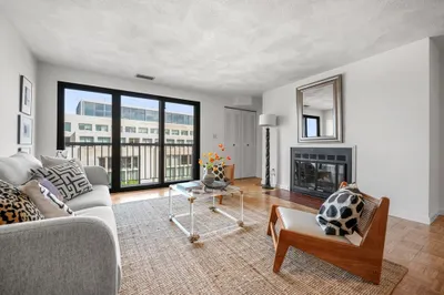 1600 Massachusetts Ave #703