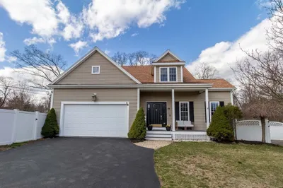 19 Kenney Dr 1