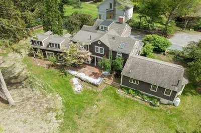 87 Old Littleton Rd 1
