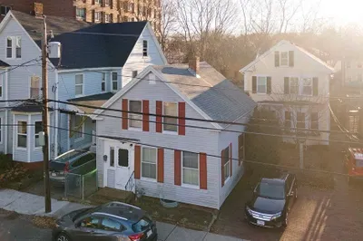 24 Charter St 1