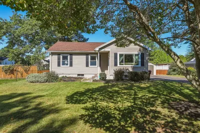 49 Crest St 1