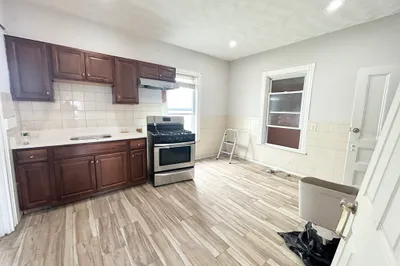 22 Humphreys St #3 1