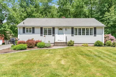 22 Elmcrest Street