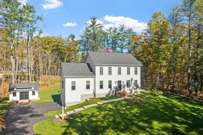 43 Old Colony Rd 1