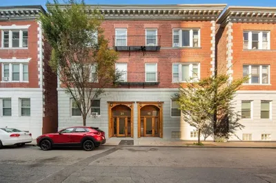 21 Aberdeen St #3