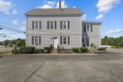 442 Taunton Ave #4 1