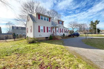 38 Rock St 1