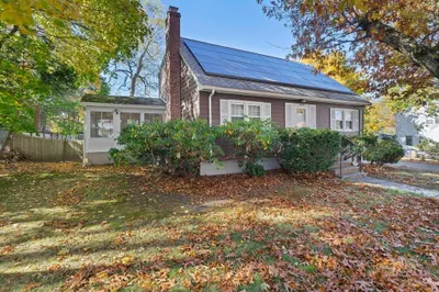 19 Farwell Ave