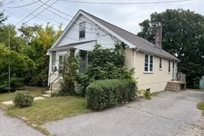 25 Lyons Ct 1
