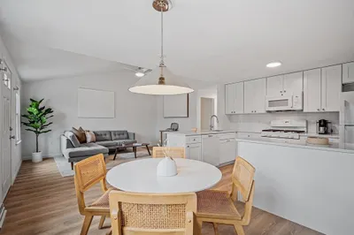 291 Broadway Rd #19 1