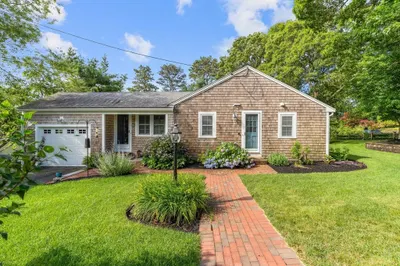 864 West Yarmouth Road