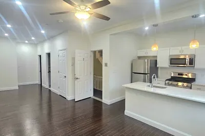 49 Charter Street #4 1